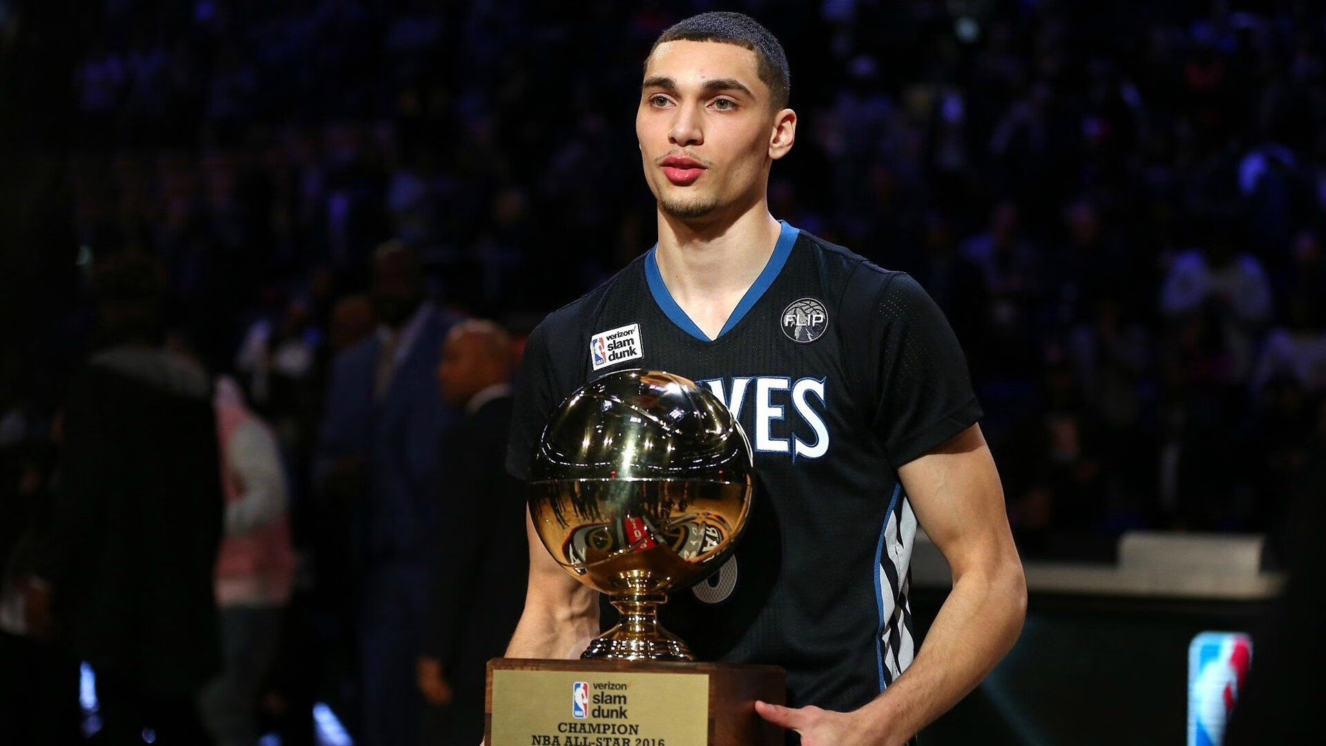 _篮网队攻防兼备，排名持续领先_，篮网队队阵容